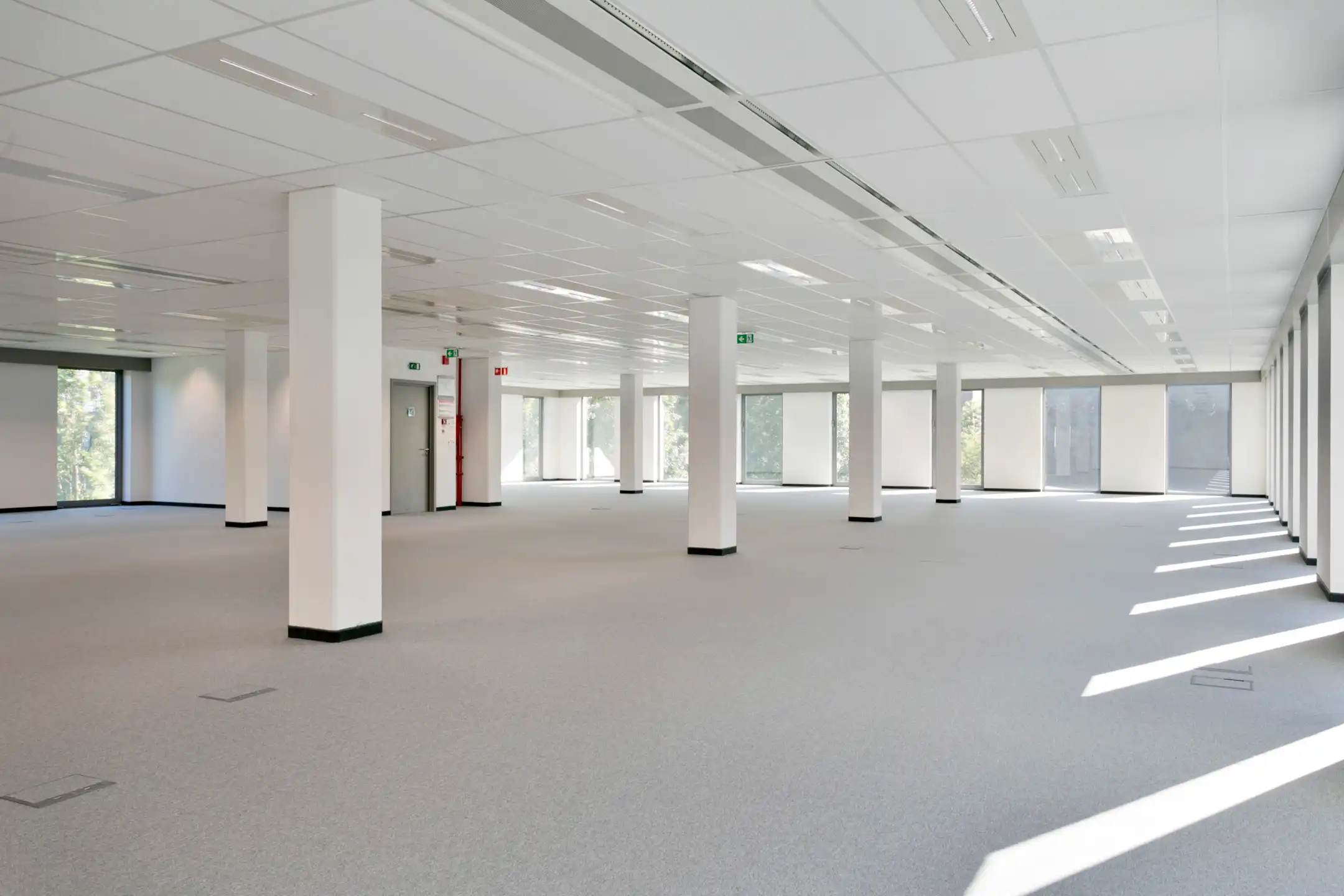 THE ULTIMATE : Moderne kantoorruimte van 1.189 m²  Berchem foto 6