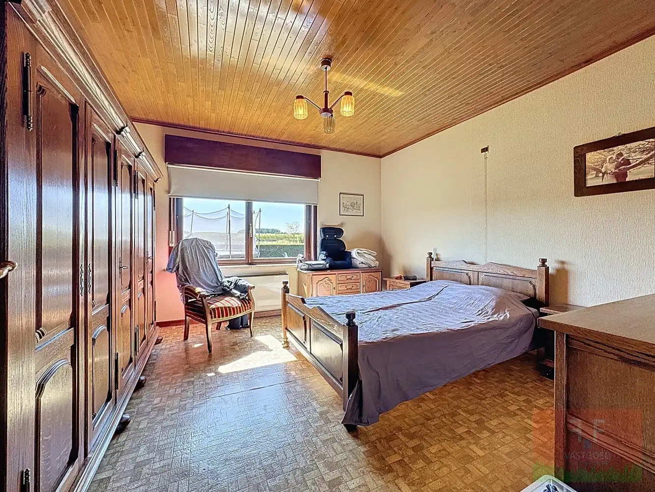 Vrijstaande eengezinswoning met 4 slaapkamers en 2 badkamers foto 12