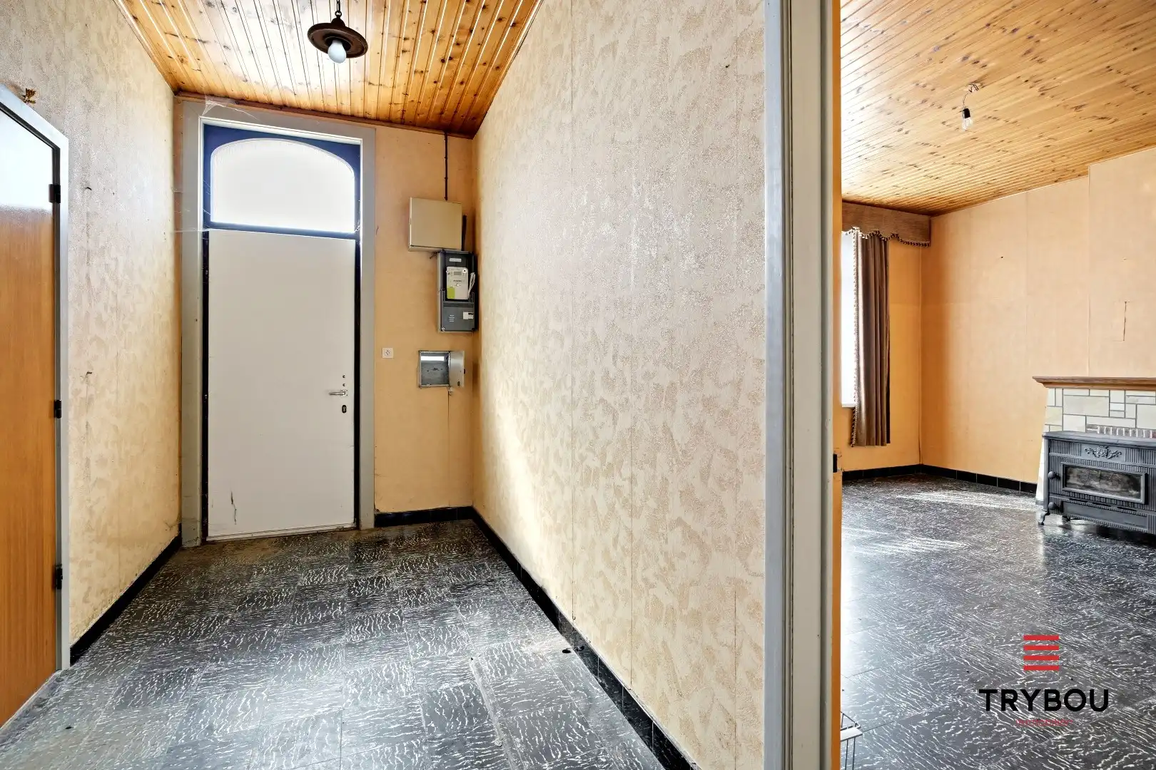 Te renoveren ruime halfopen bebouwing op een perceel van 1491m² met 7 slaapkamers! foto 2