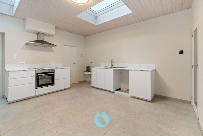 Deze woning combineert authenticiteit en hedendaags comfort, kopers vinden hierin een ideale thuis op een locatie die alles binnen handbereik biedt. foto 7