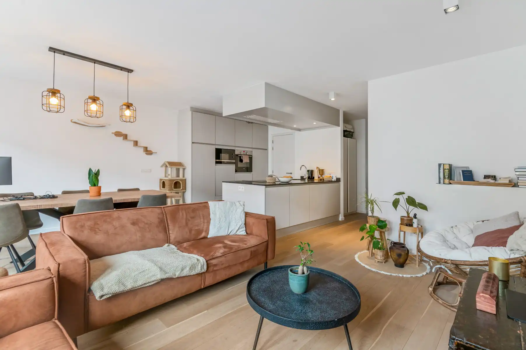Instapklaar appartement gelegen in de wijk Pulhof te Berchem foto 3