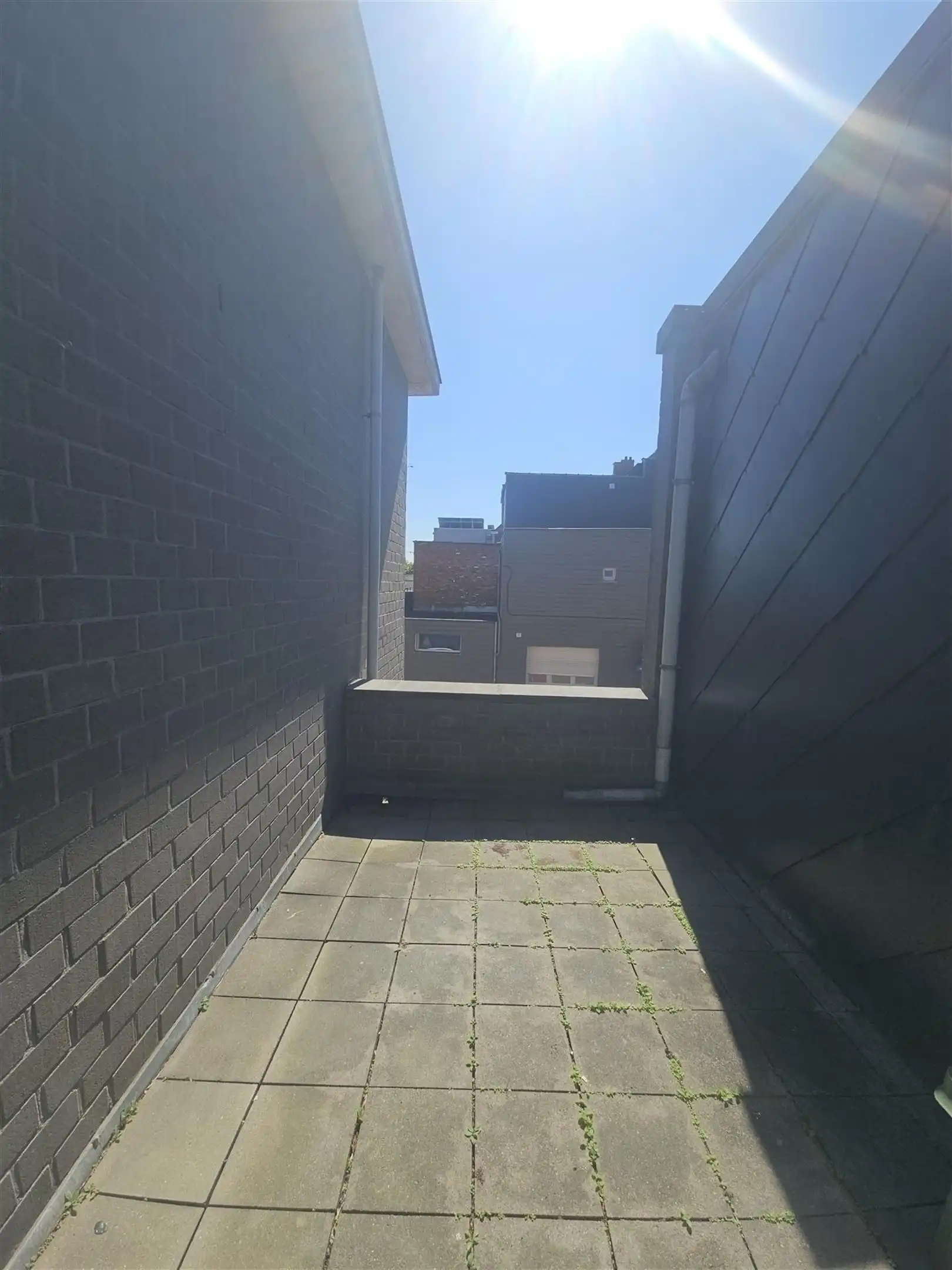 Instapklaar appartement met terras op uitstekende locatie! foto 7