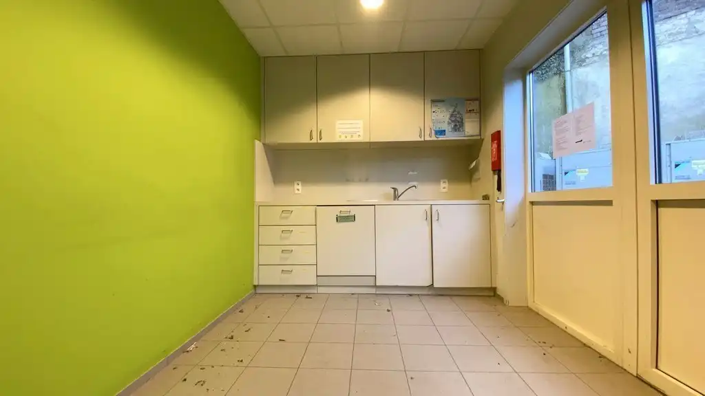 Gerenoveerde kantoren te huur aan Begijnhoflaan in Gent foto 5