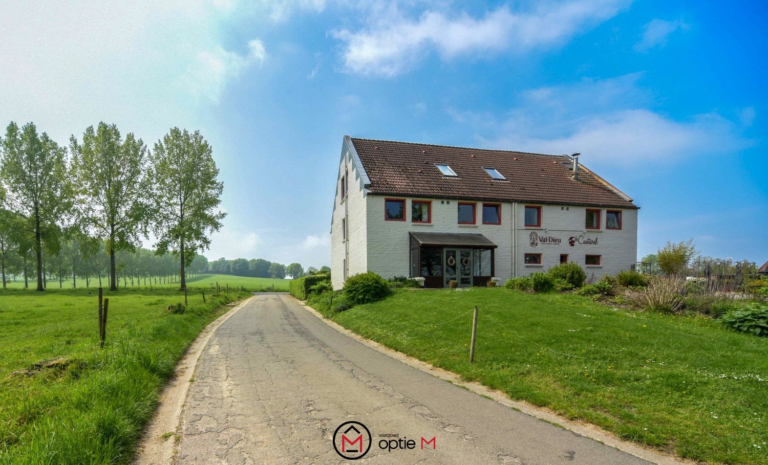 Prachtig landelijk gelegen hotel-restaurant foto 1