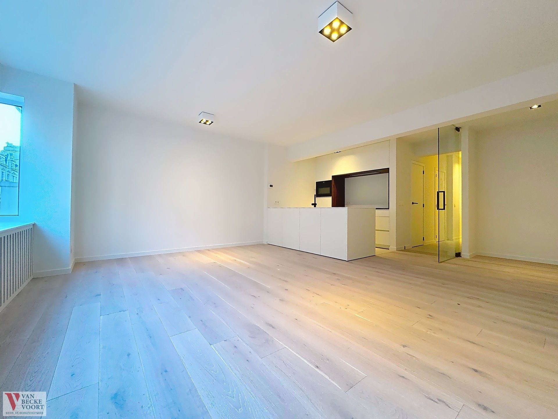 Stijlvol gerenoveerd appartement met 2 slaapkamers en terras foto 6