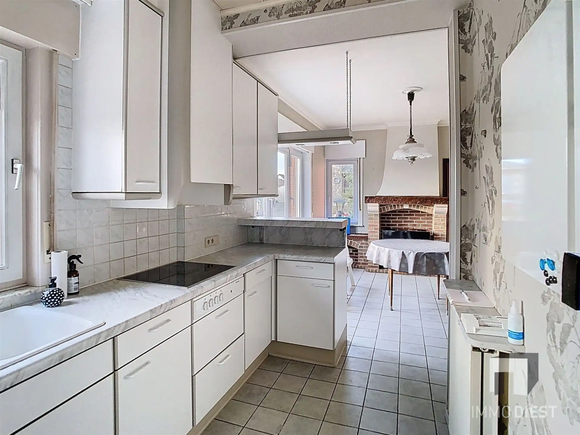 Stevige woning met 3 slpks en tuin + bouwgrond foto 8