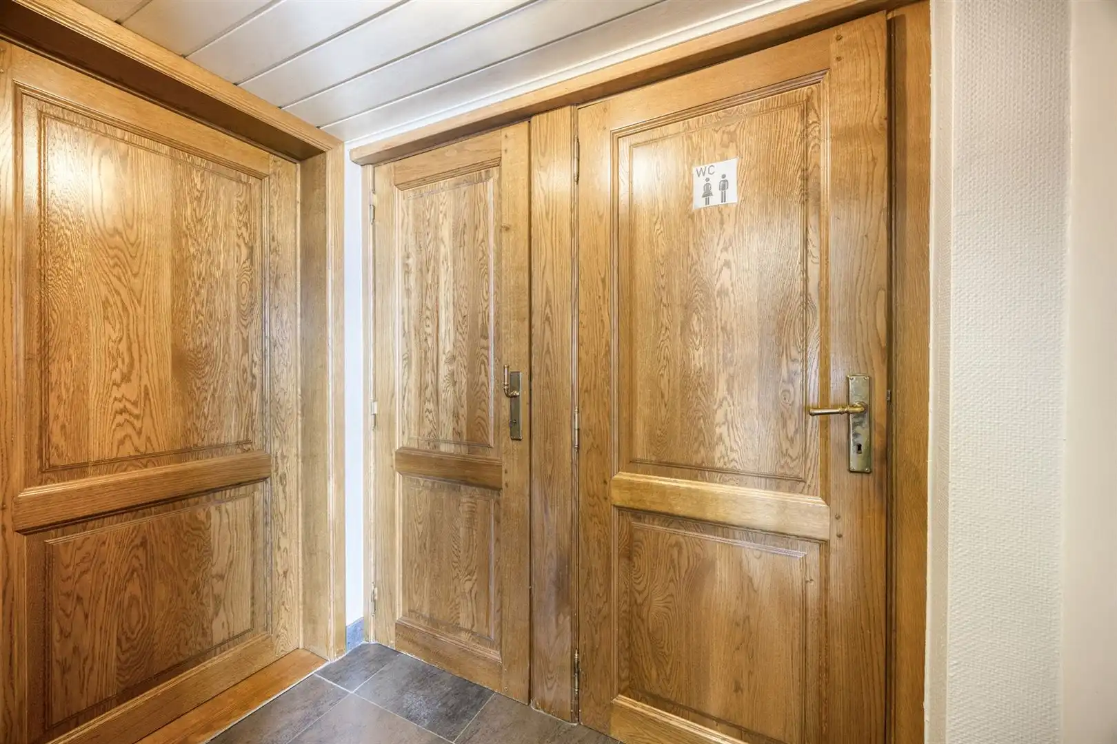 TE KOOP: Woning met handelsruimte en appartement in Eksel! foto 17