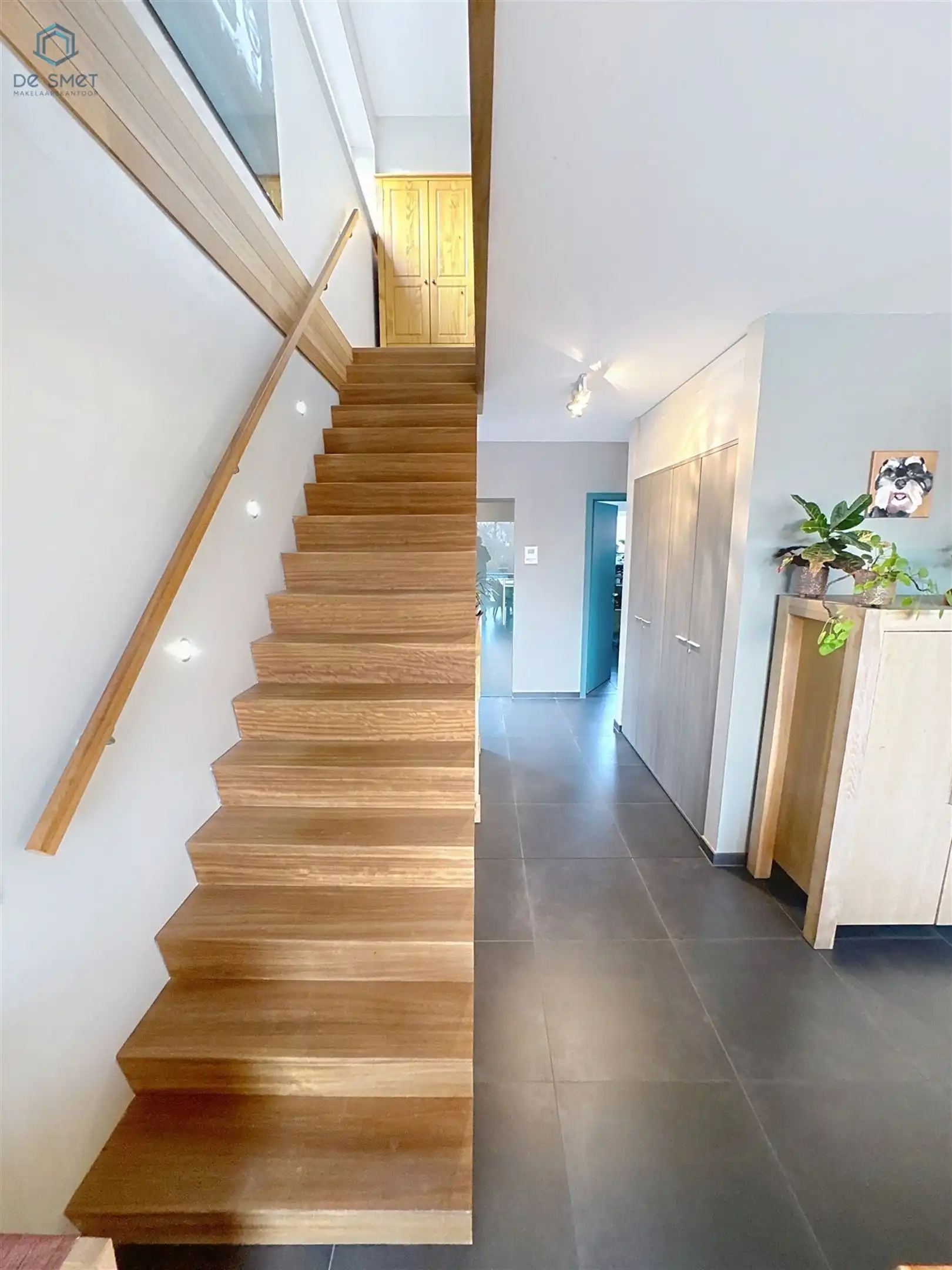 Instapklare moderne villa met 4 slaapkamers, zwembad en ruime tuin foto 7