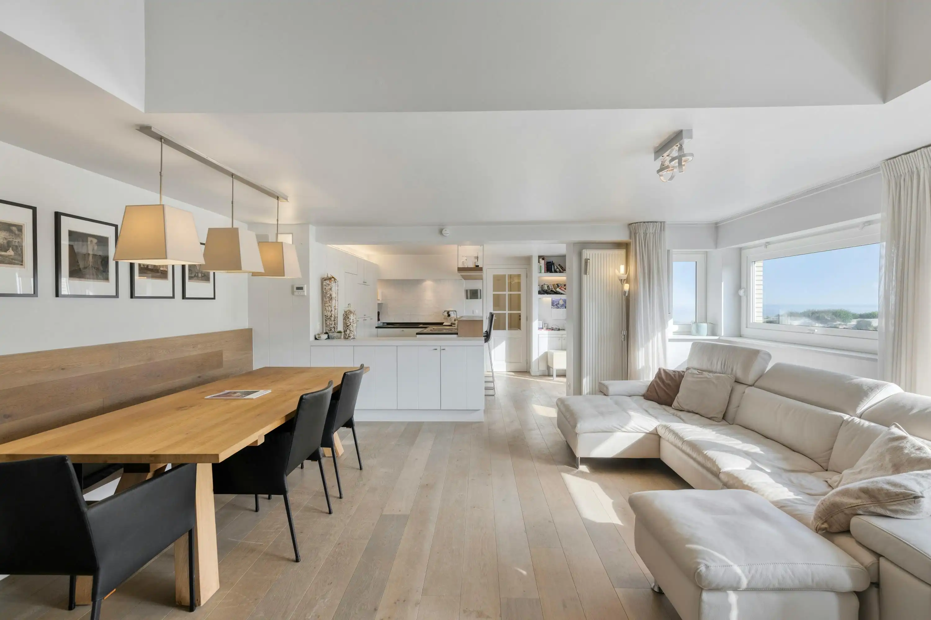 Gerenoveerd appartement (114 m²) vlakbij het strand te Koksijde foto 2