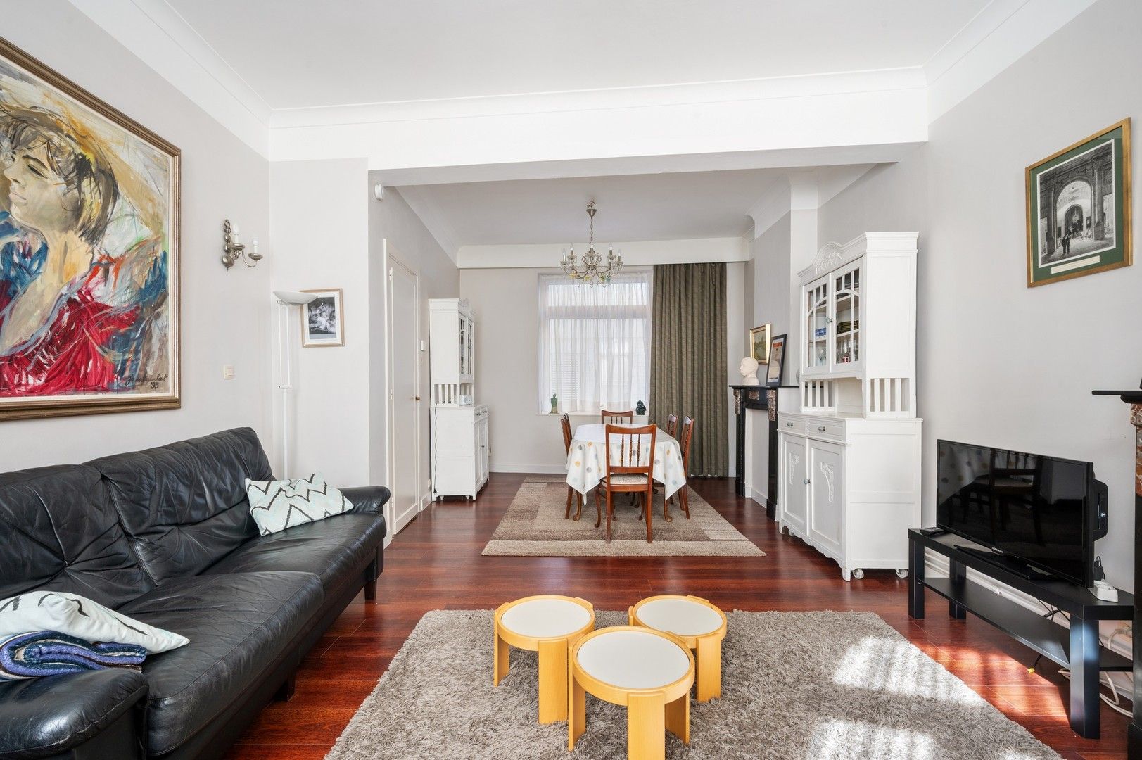 Centraal gelegen energiezuinige gezinswoning met 3 kamers op unieke ligging in het hart van Ieper foto 4