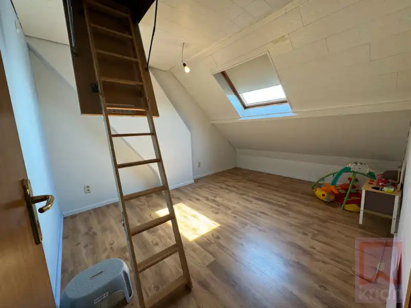 Ruime veelzijdige woning, inpandige garage en 4 slaapkamers op zuidgericht perceel! foto 16