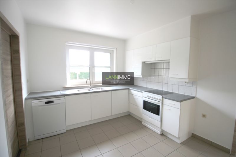 Instapklare woning met 3 slaapkamers en 2 garages foto 8