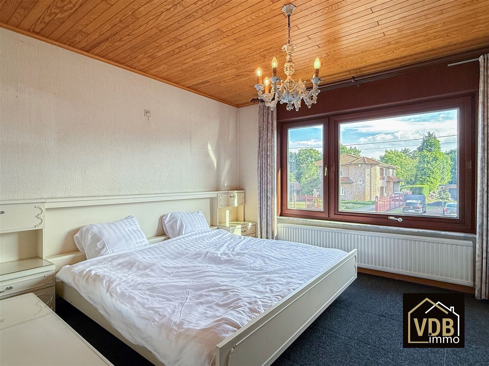 BUNGALOW -  WONING MET 3 SLAAPKAMERS EN 2 GARAGES foto 28