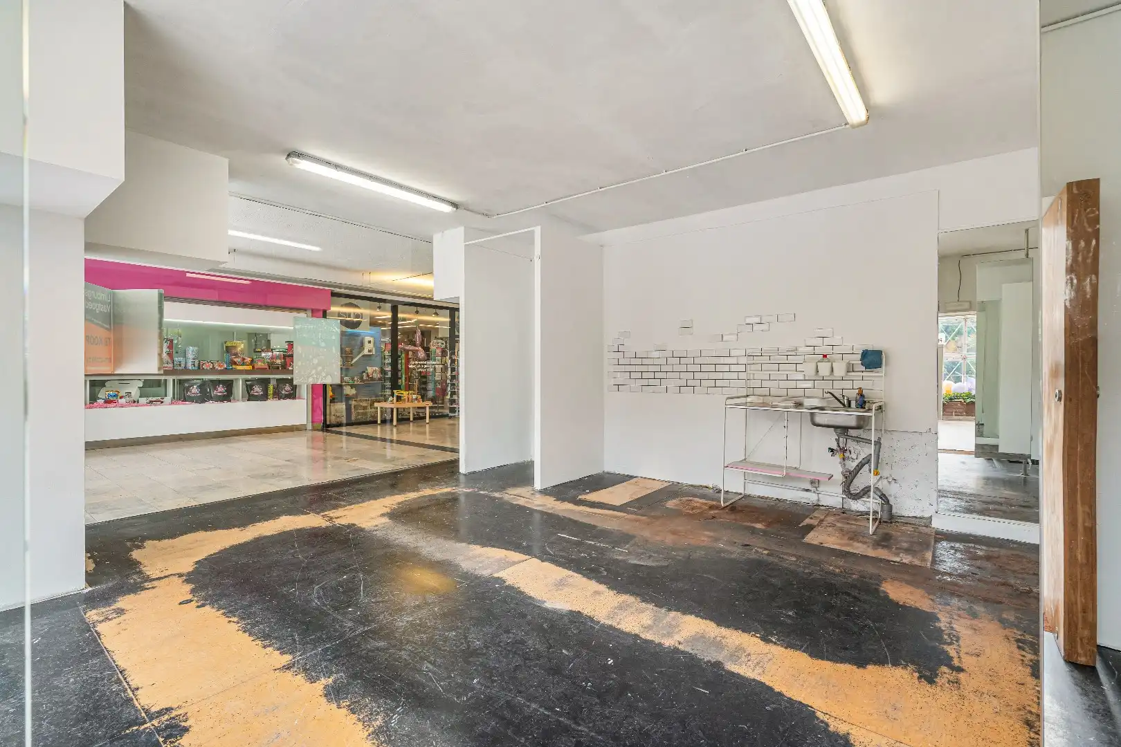Commercieel uitstekend gelegen handelspand, 39m² foto 6