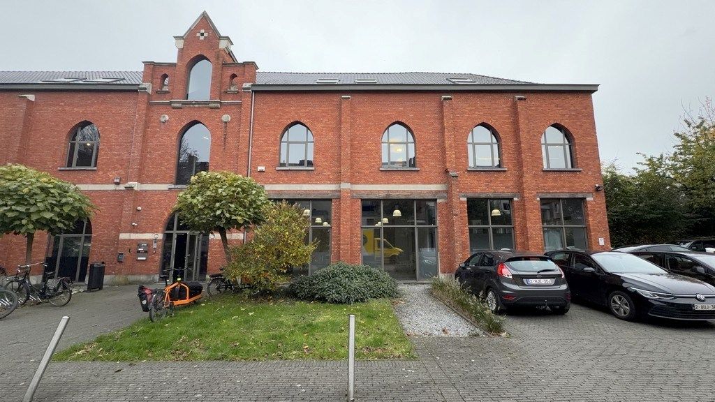 Instapklaar kantoor te huur in wijk Zurenborg te Antwerpen foto 15