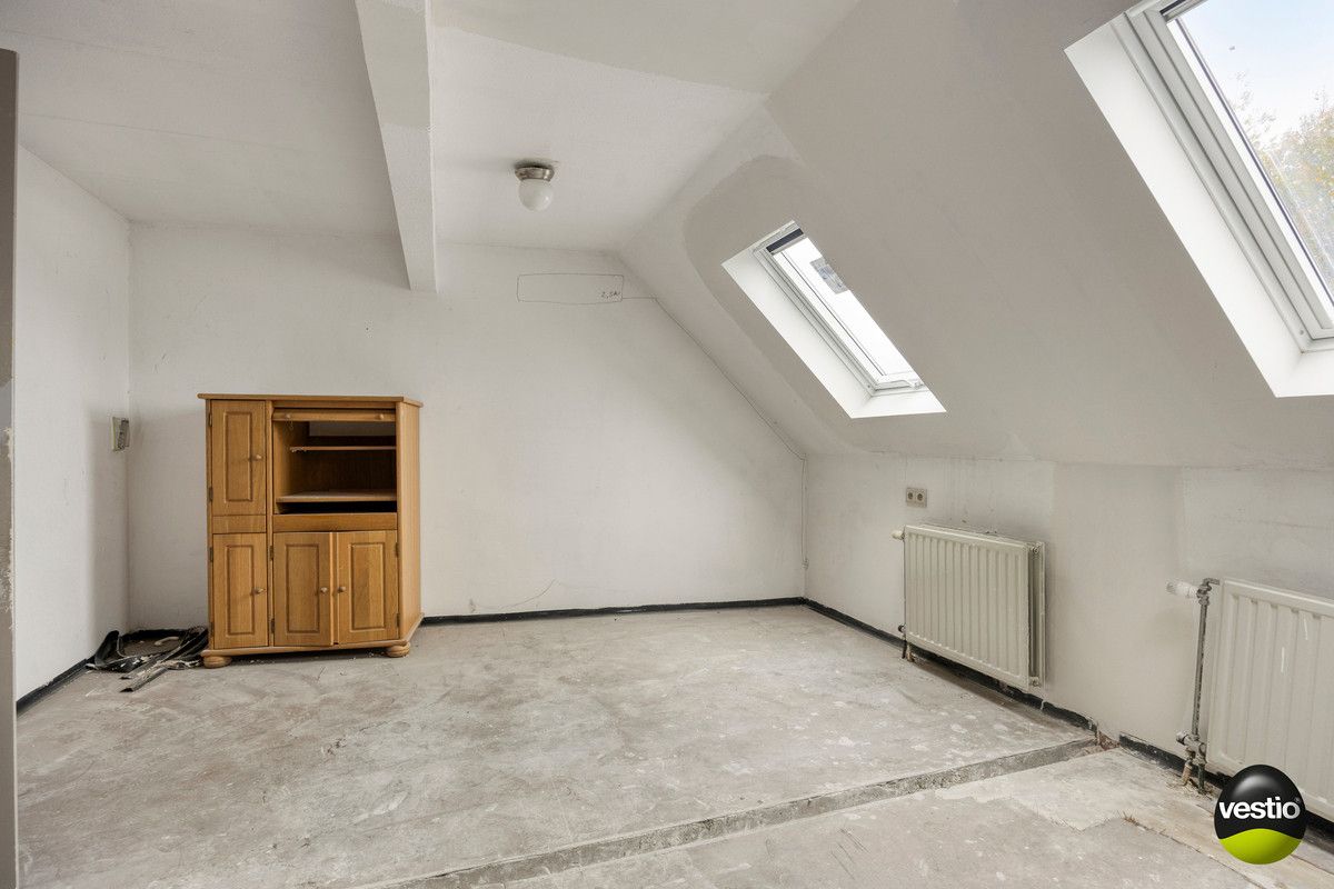 COMPLEX BESTAANDE UIT 14 TE RENOVEREN STUDIO'S MET UITBREIDINGSMOGELIJKHEDEN TE VELDWEZELT. foto 17