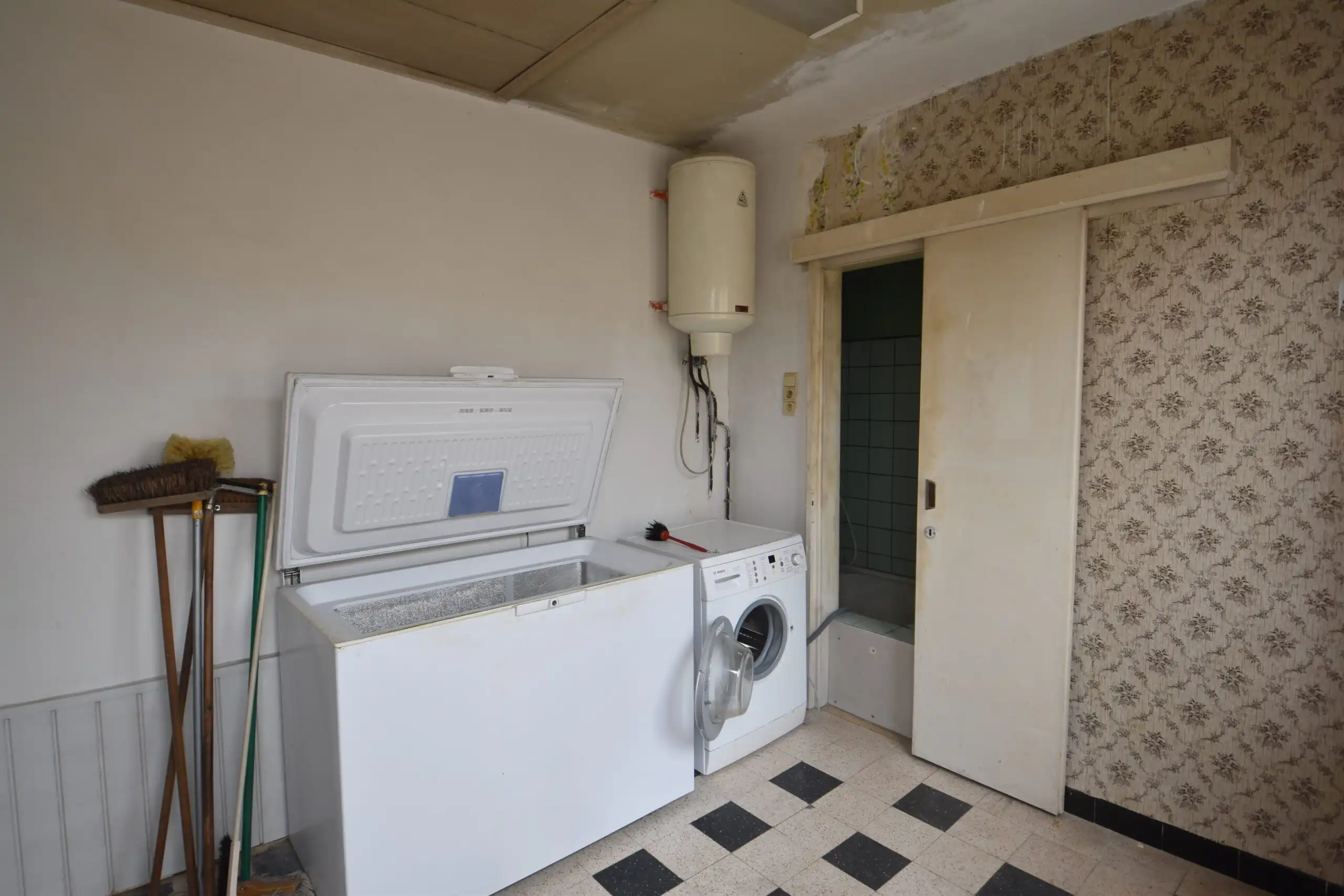 Ben je op zoek naar een gezellige renovatiewoning met uitzonderlijk veel potentieel? foto 18