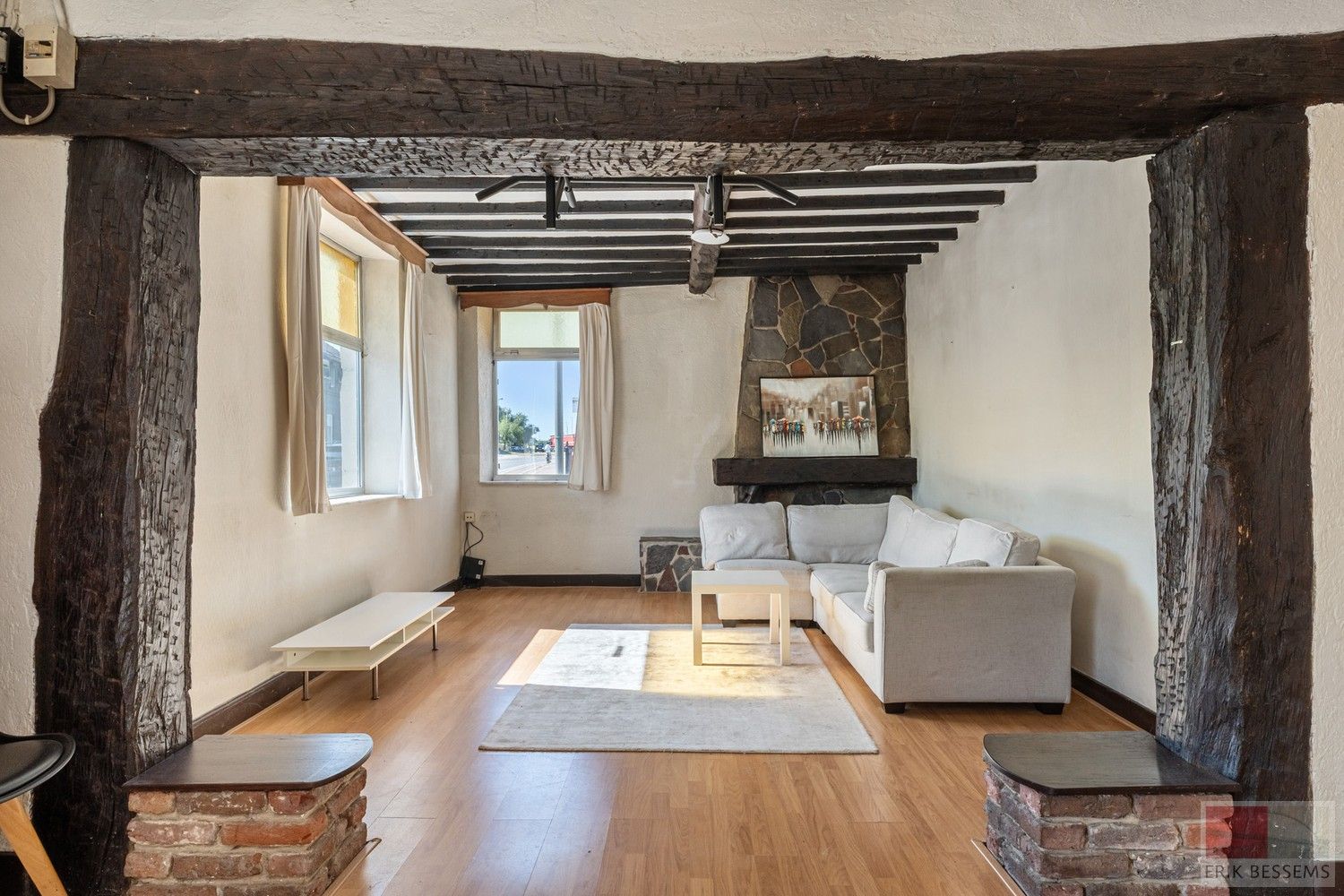 Charmante renovatiewoning met authentieke details en karaktervolle gevel. foto 7