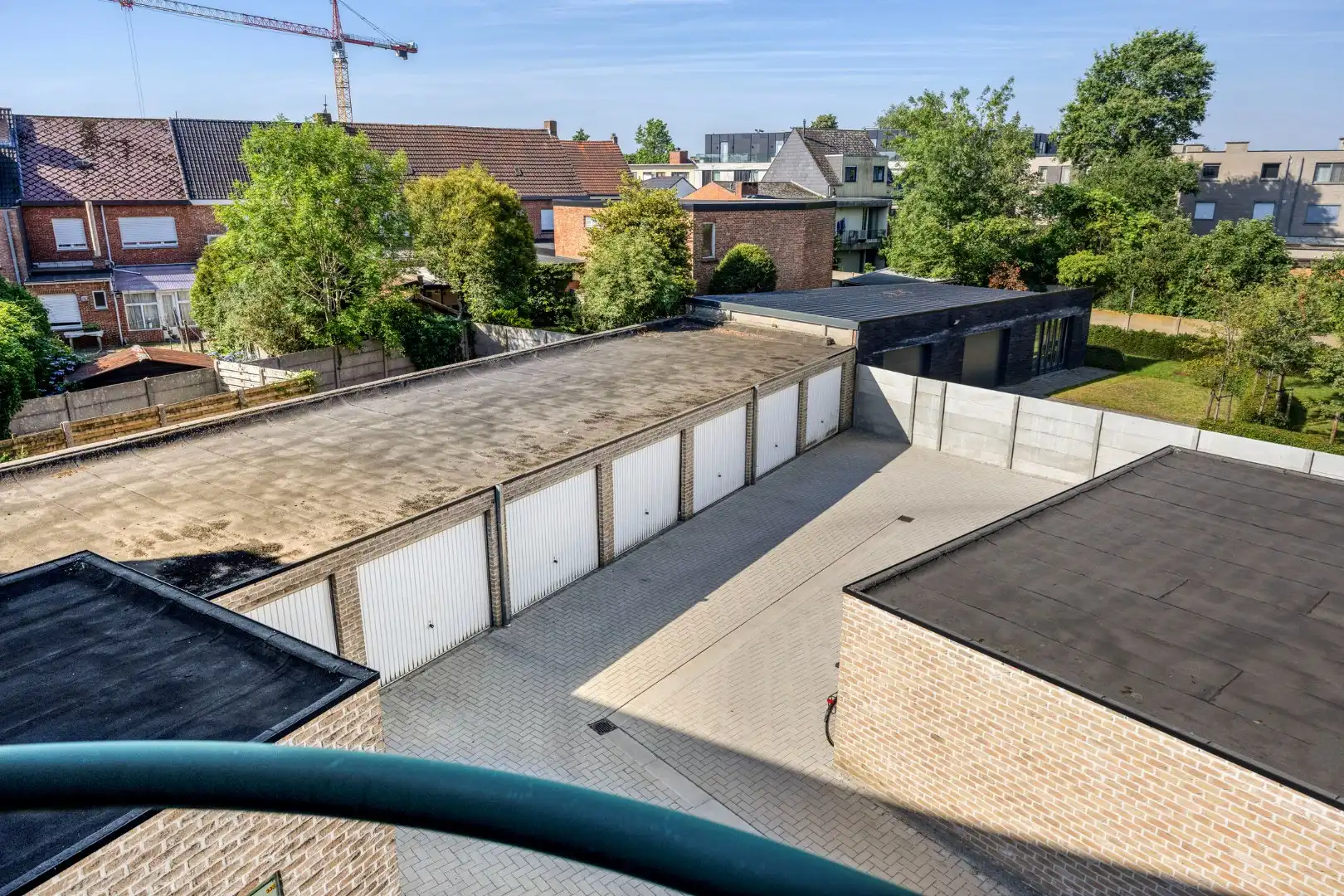 Appartement met 2 SLPKS en garage op gunstige locatie in het centrum. foto 18