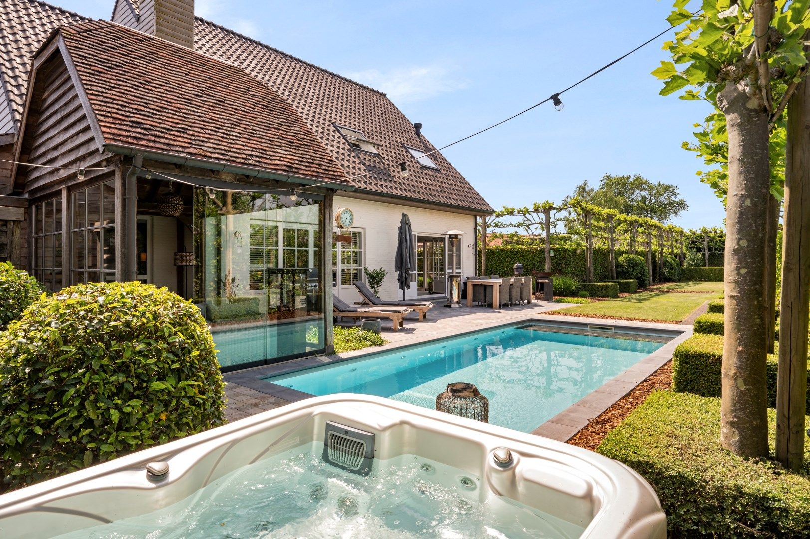 Luxueuze villa met zwembad, poolhouse en vier slaapkamers  foto 33