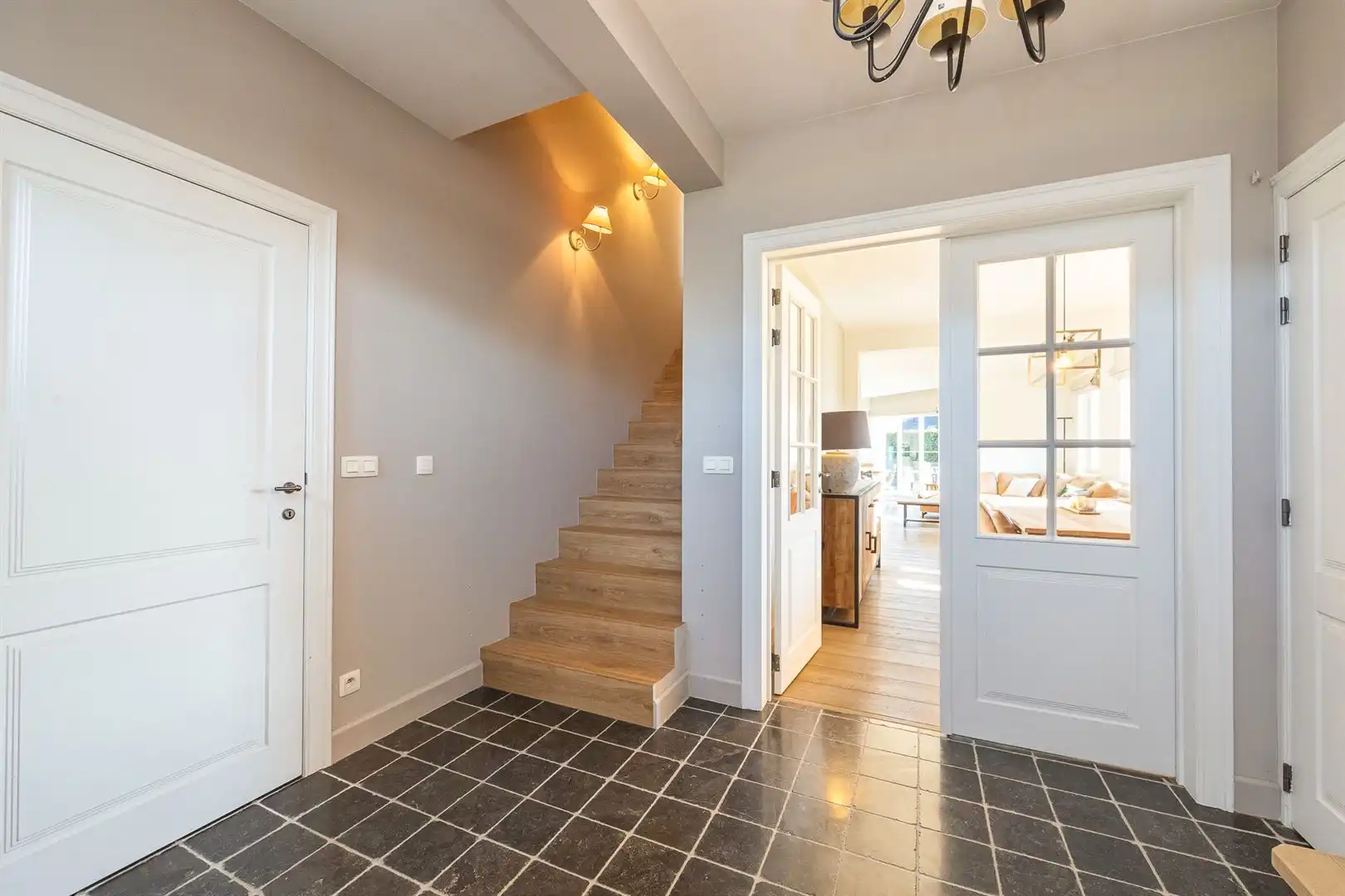 Ruime instapklare woning met 4 slaapkamers! foto 10