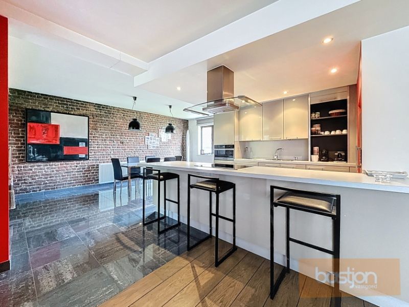 Instapklaar appartement met ruime garage foto 5