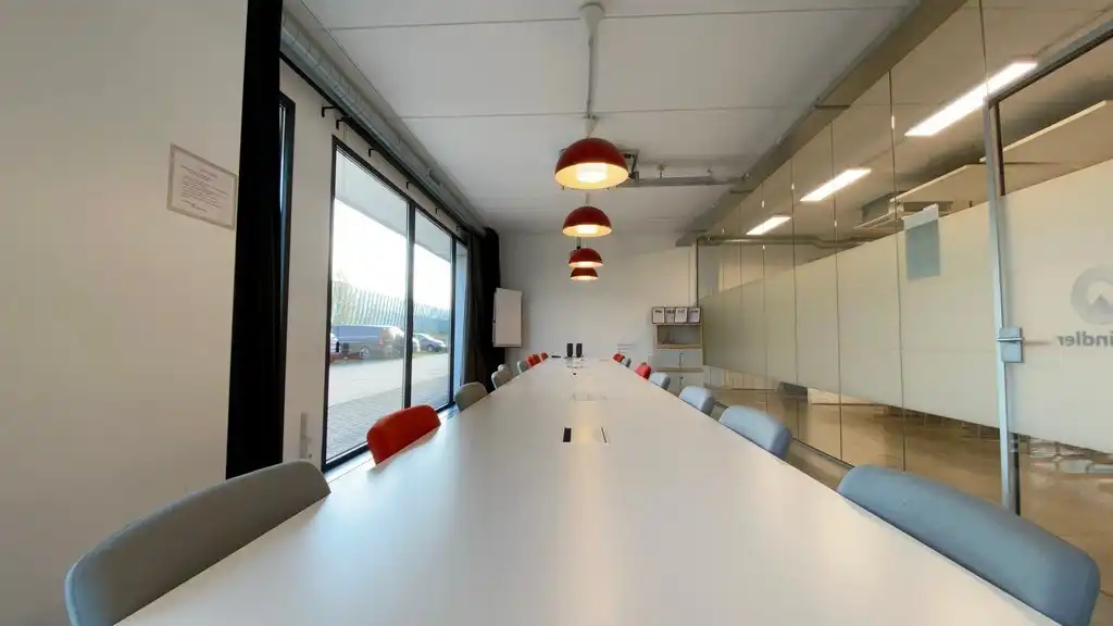 Kantoor met opslagruimte te huur in Burcht foto 5