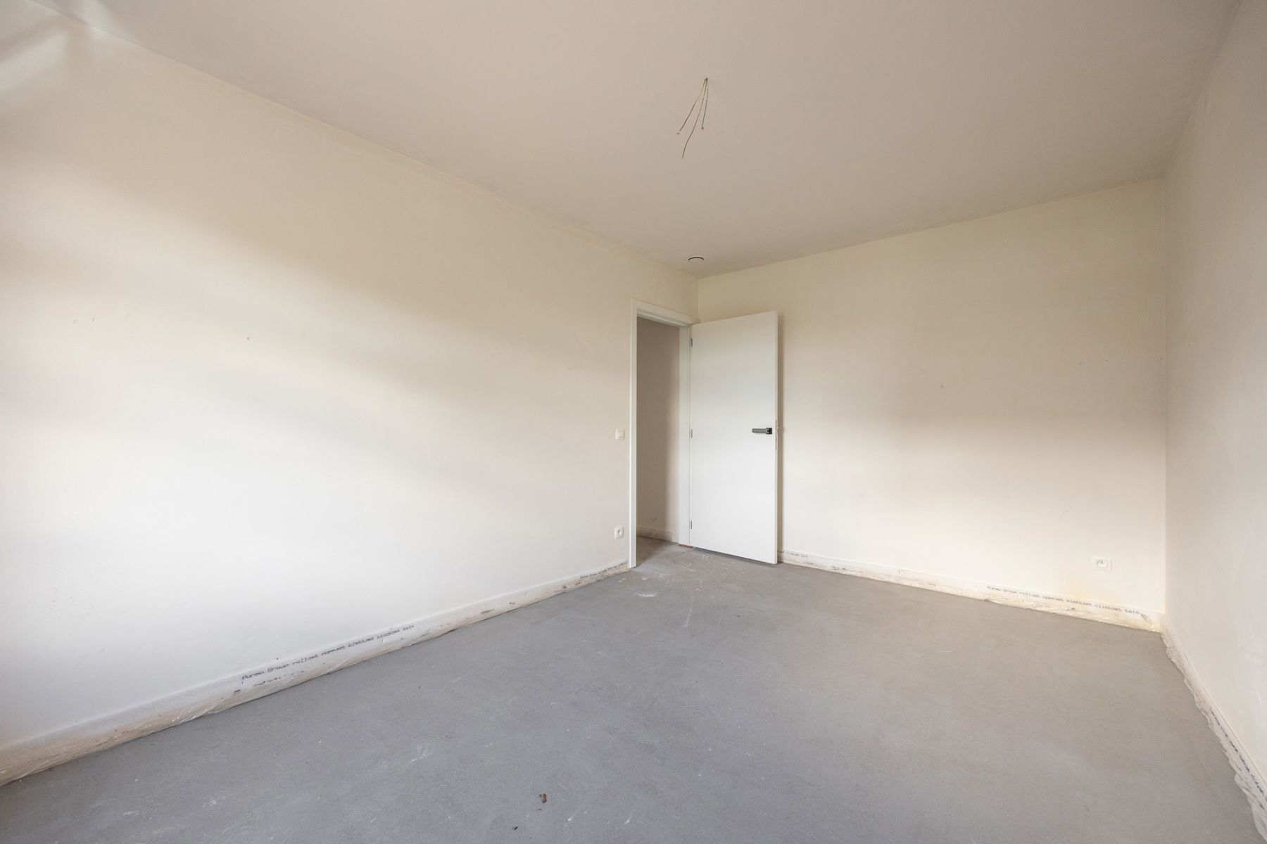 Ruime gezinswoning (ca 245 m²) met 3 slaapkamers op perceel van ca. 330 m². foto 14