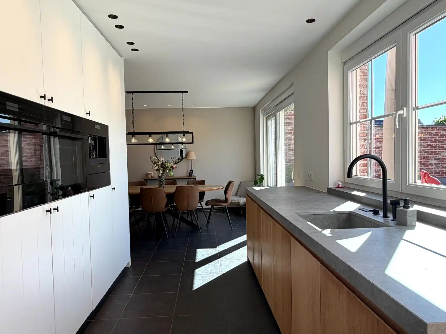 Prachtige woning met 3 slaapkamers, zonnepanelen en thuisbatterijen op rustige ligging! foto 12