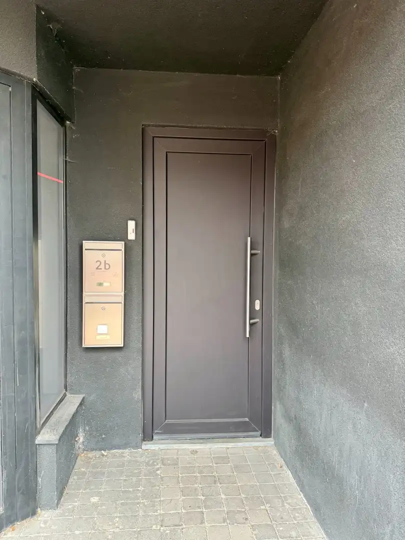 Gerenoveerd handelspand met instapklaar duplexappartement en tuintje foto 2