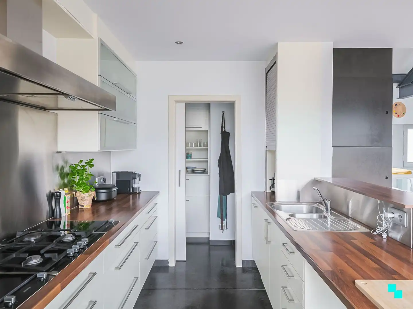 Stijlvolle woning in de rand van Zwijnaarde foto 15