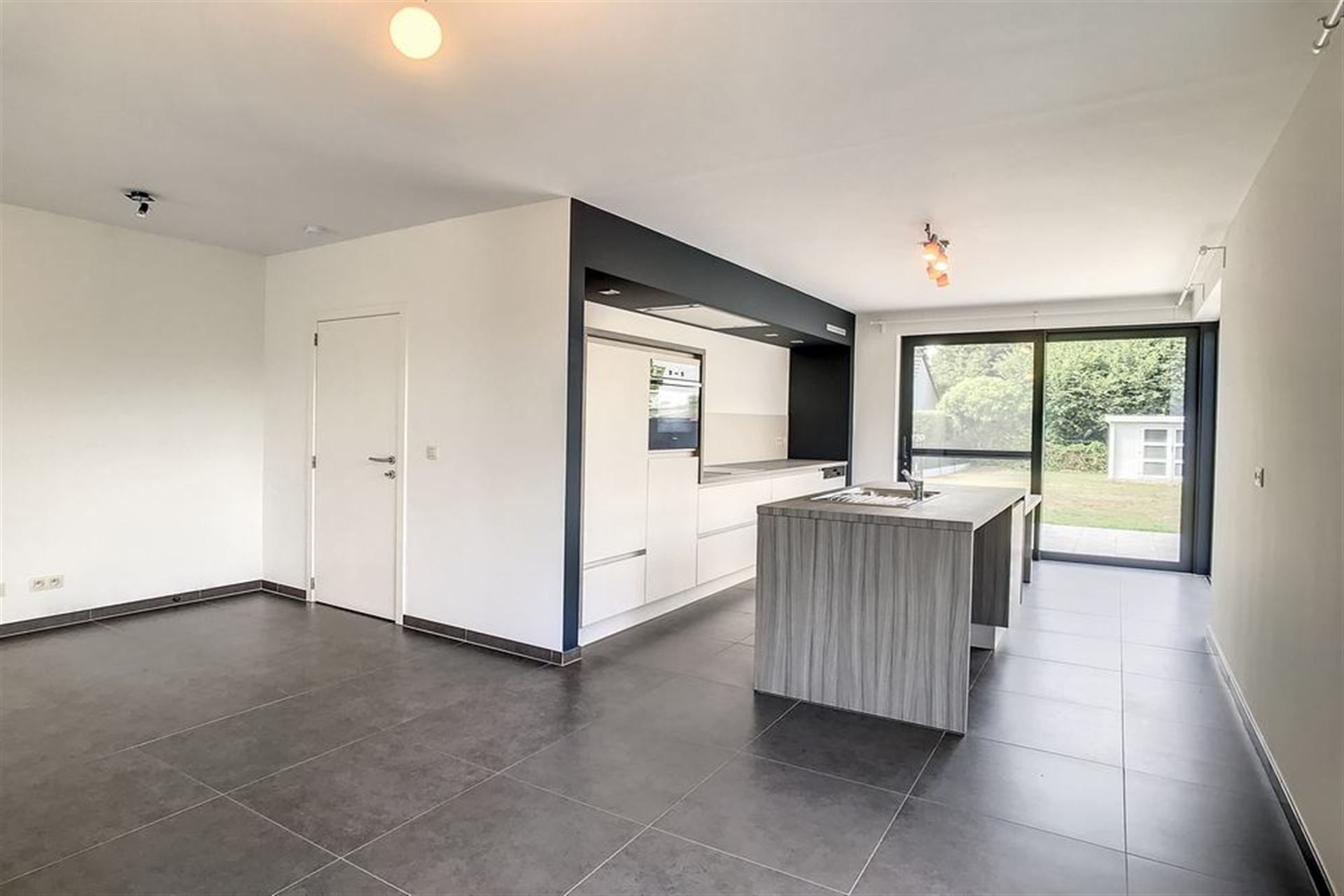 Moderne Halfopen Bebouwing met 5 Slaapkamers  foto 9