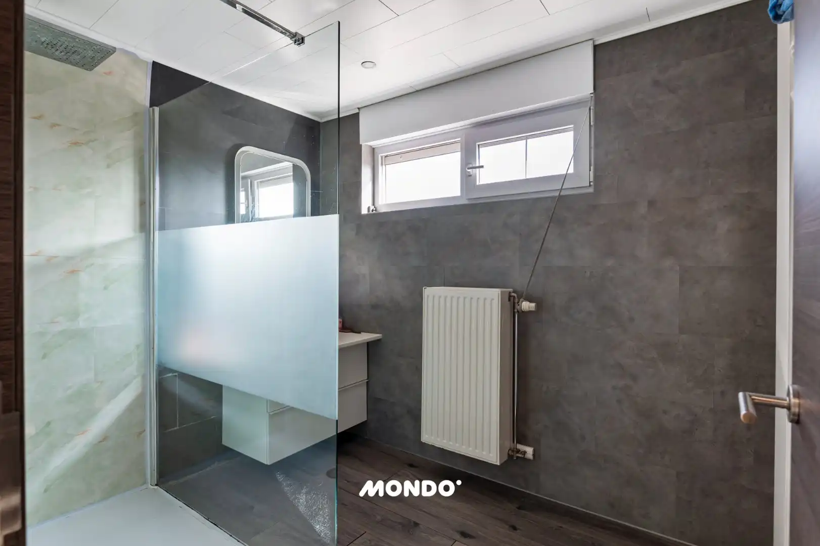 Ruime gezinswoning met 6 slaapkamers, zonnepanelen en zuidgerichte tuin foto 14