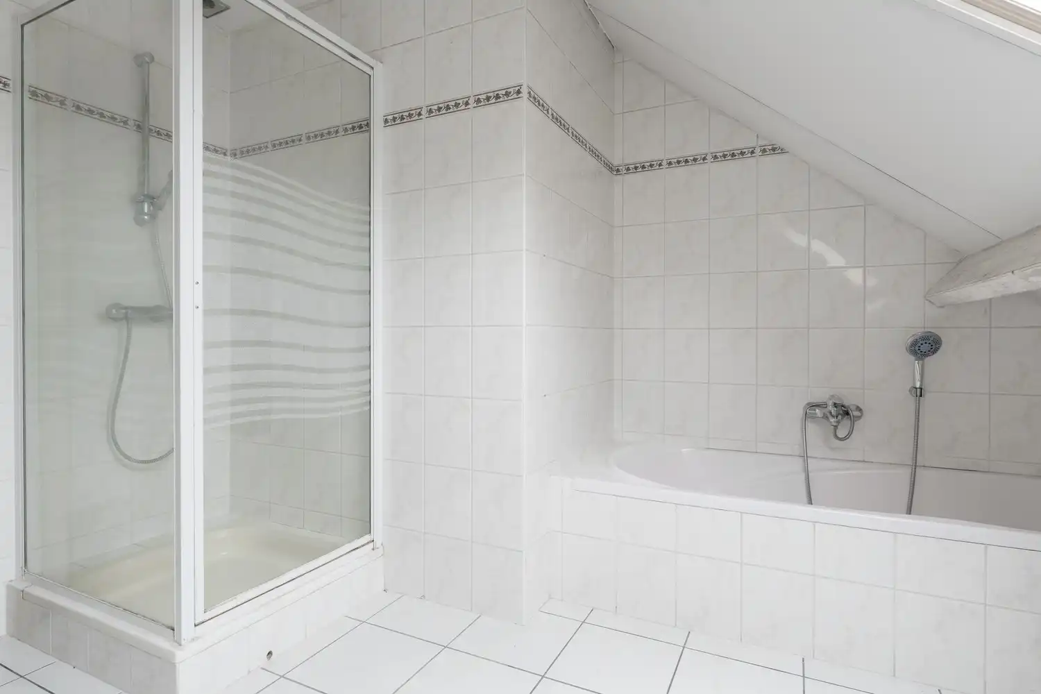 Vrijstaande woning met 5 slk op ruim perceel van 30 are in Pelt foto 31