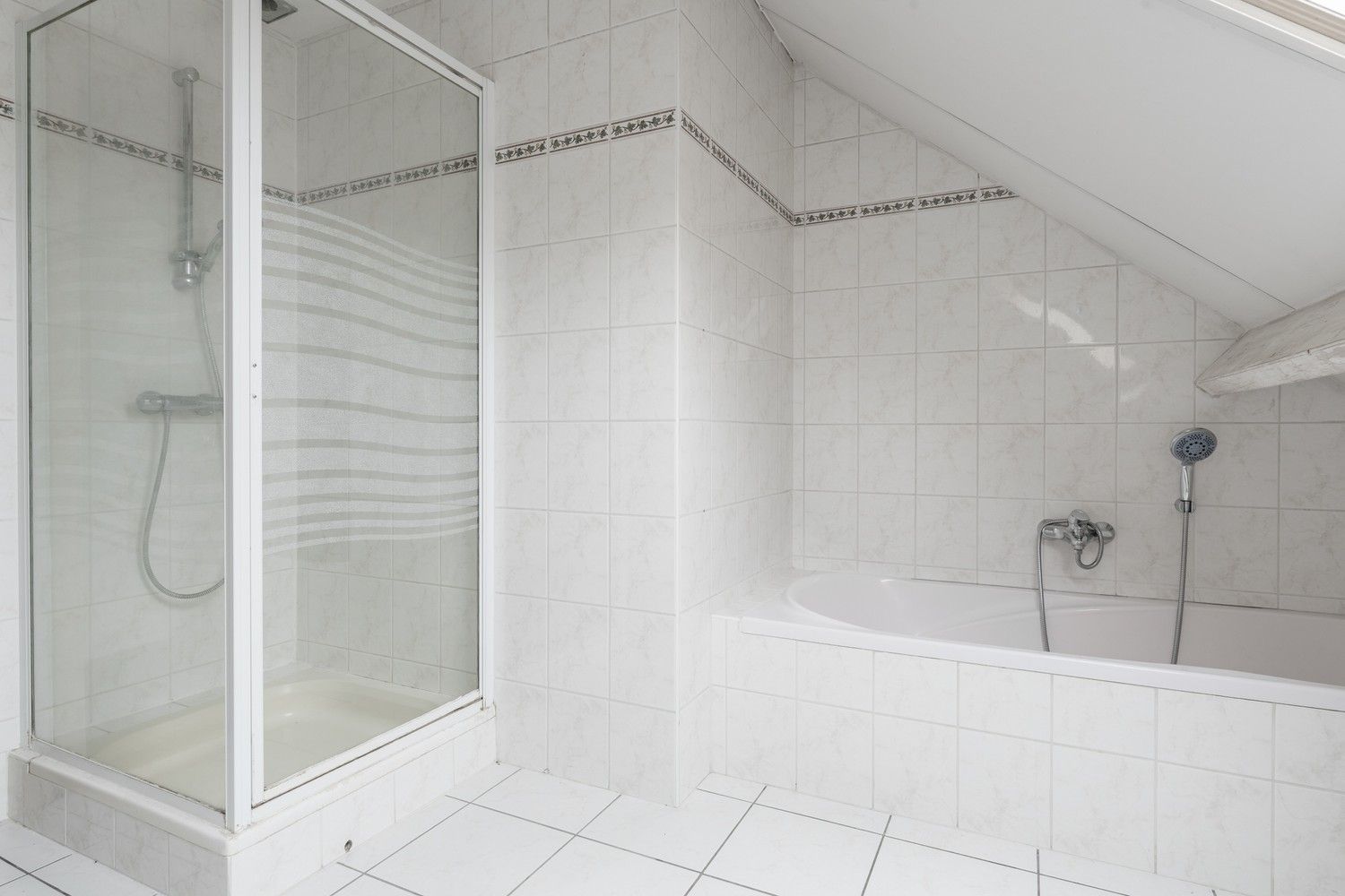 Vrijstaande woning met 5 slk op ruim perceel van 30 are in Pelt foto 31