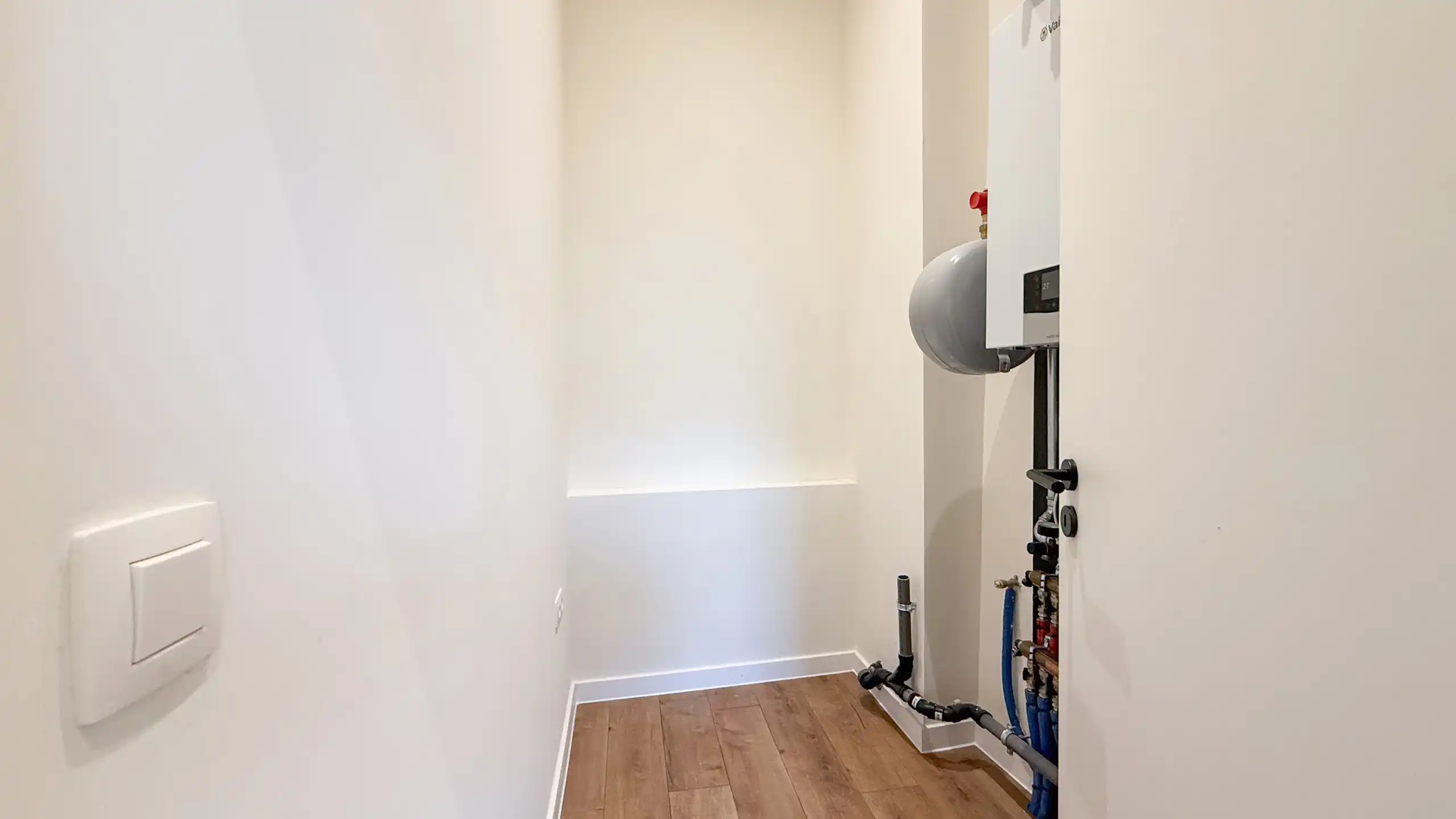 Unieke investeringspand, volledig vernieuwd, handel+ 2app! foto 41
