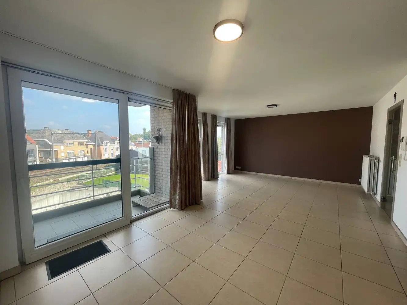 Appartement met terras en garage in het centrum van Moerbeke foto 8