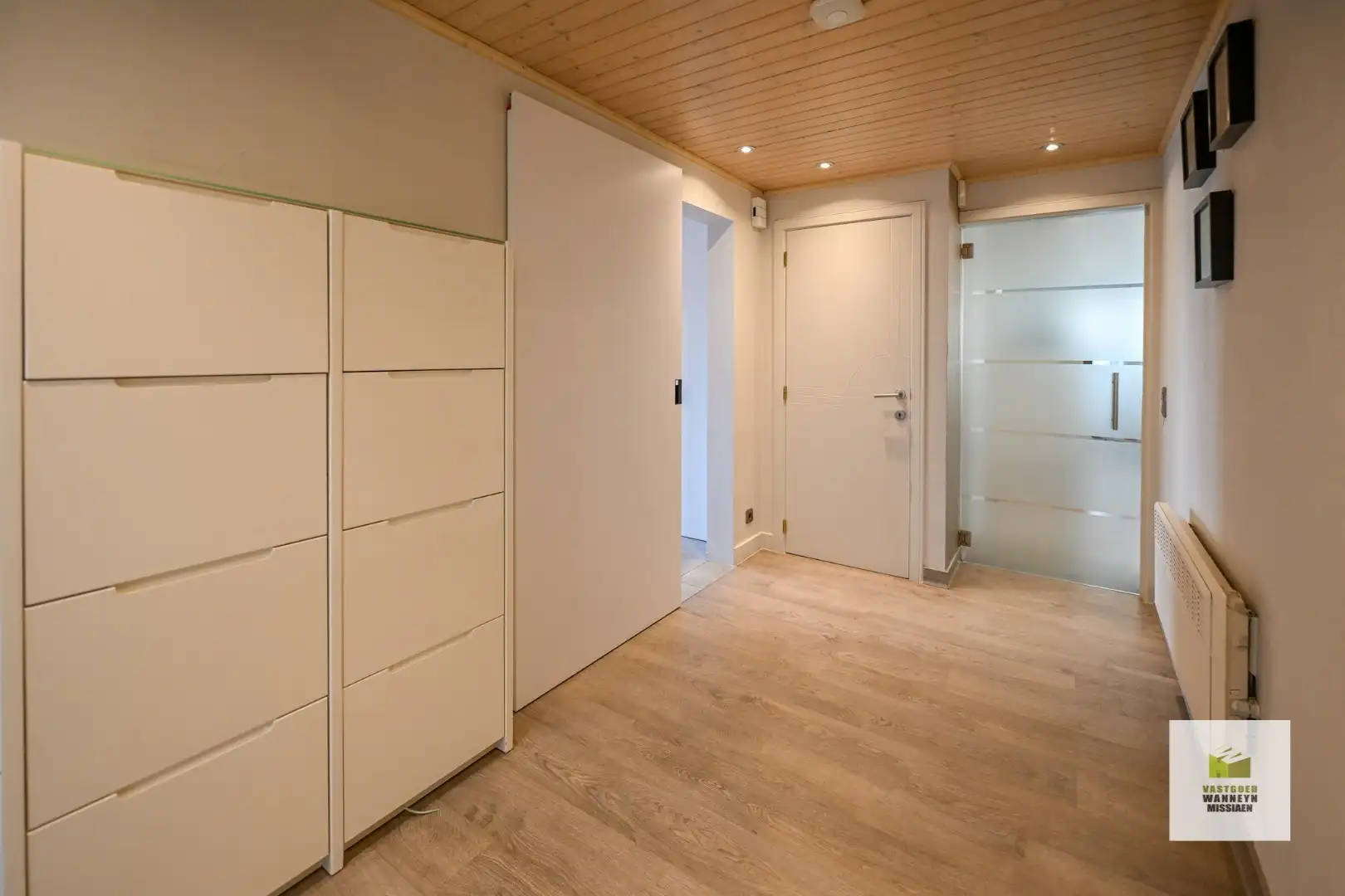 Perfect instapklare woning met 4 slaapkamers en kantoor/praktijkruimte met aparte ingang (21 m²) foto 6