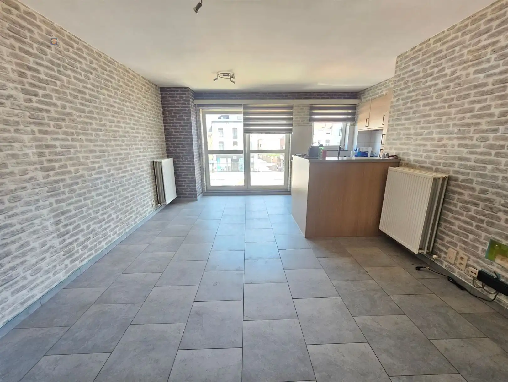 Instapklaar 1-slaapkamerappartement met kelderberging in centrum Willebroek foto 2