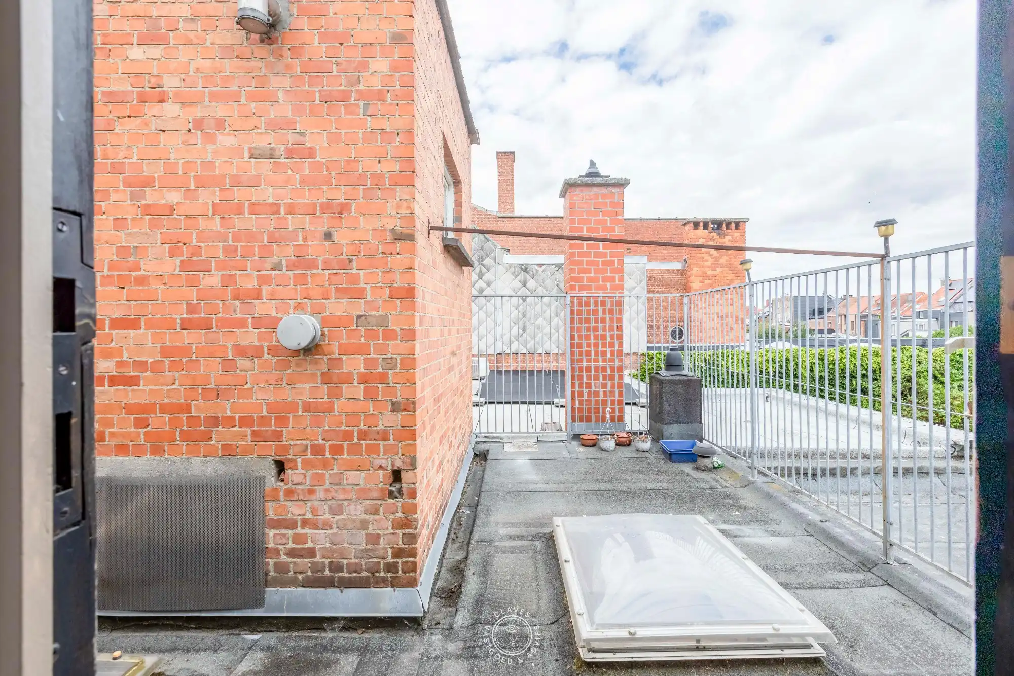 Karaktervol handelspand met woonst op topligging tegenover kerkplein foto 14