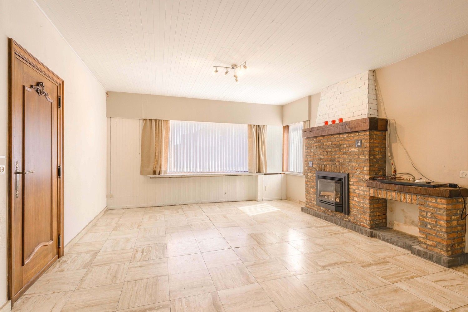 Halfopen woning met ruime tuin in centrum Ruiselede. foto 4