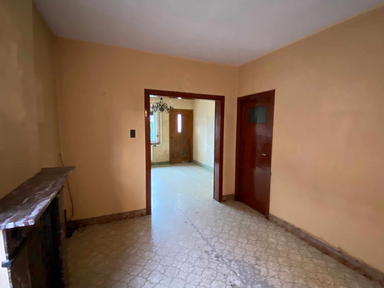 Zeer goed gelegen te renoveren woning foto 4
