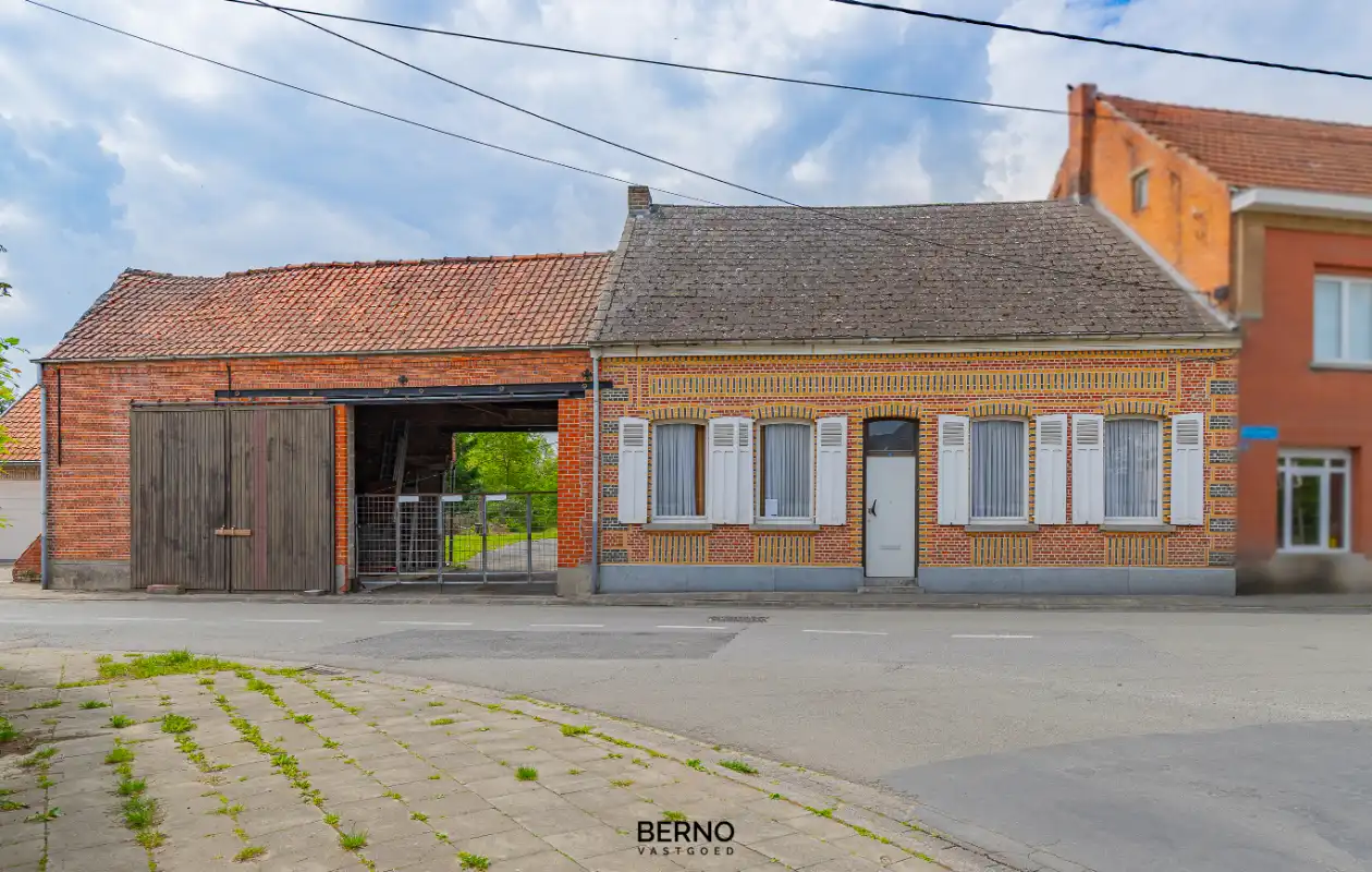 Hoofdfoto van de publicatie: Totaal te renoveren woning op prachtig perceel van 1.170 m²