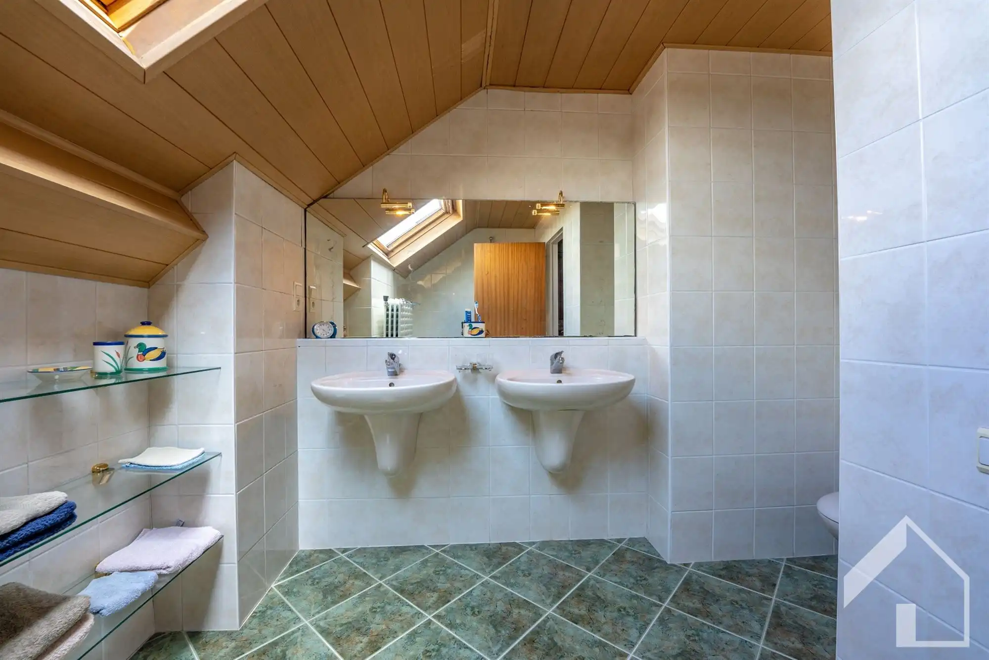 Goed onderhouden bel-etagewoning met 3 slaapkamers nabij centrum Brasschaat foto 13