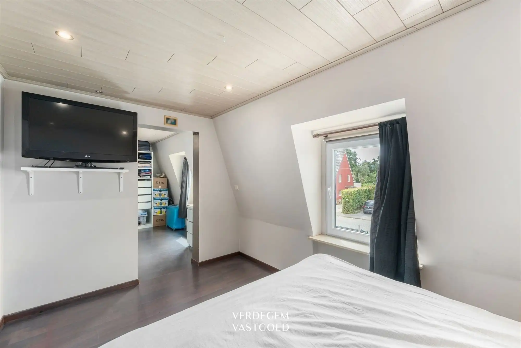 Fijne thuis met verrassend veel ruimte, 3 slaapkamers, thuiskantoor en tuin foto 7