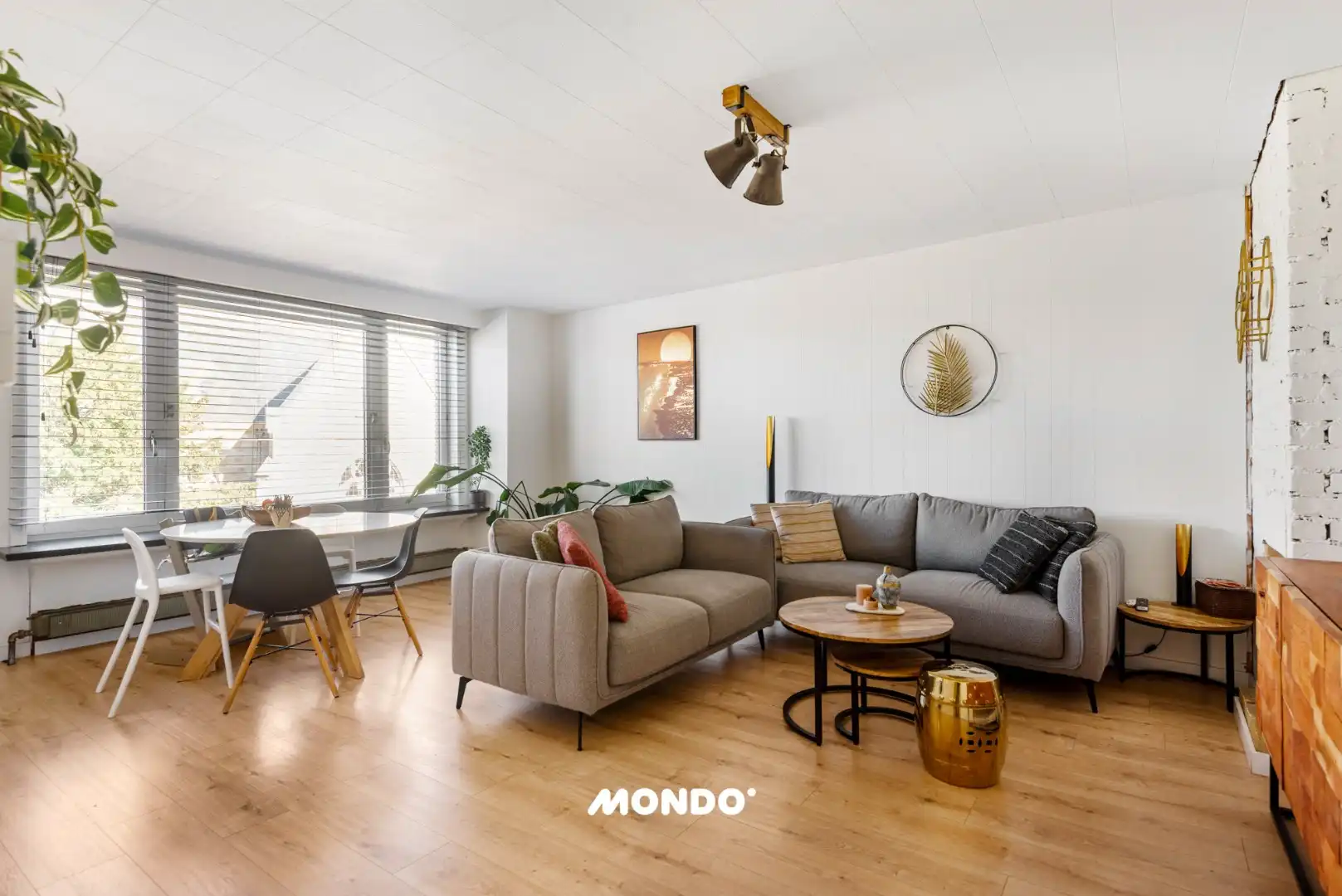 Instapklaar appartement met 3 slaapkamers en gunstig EPC in het hart van Walem foto {{pictureIndex}}