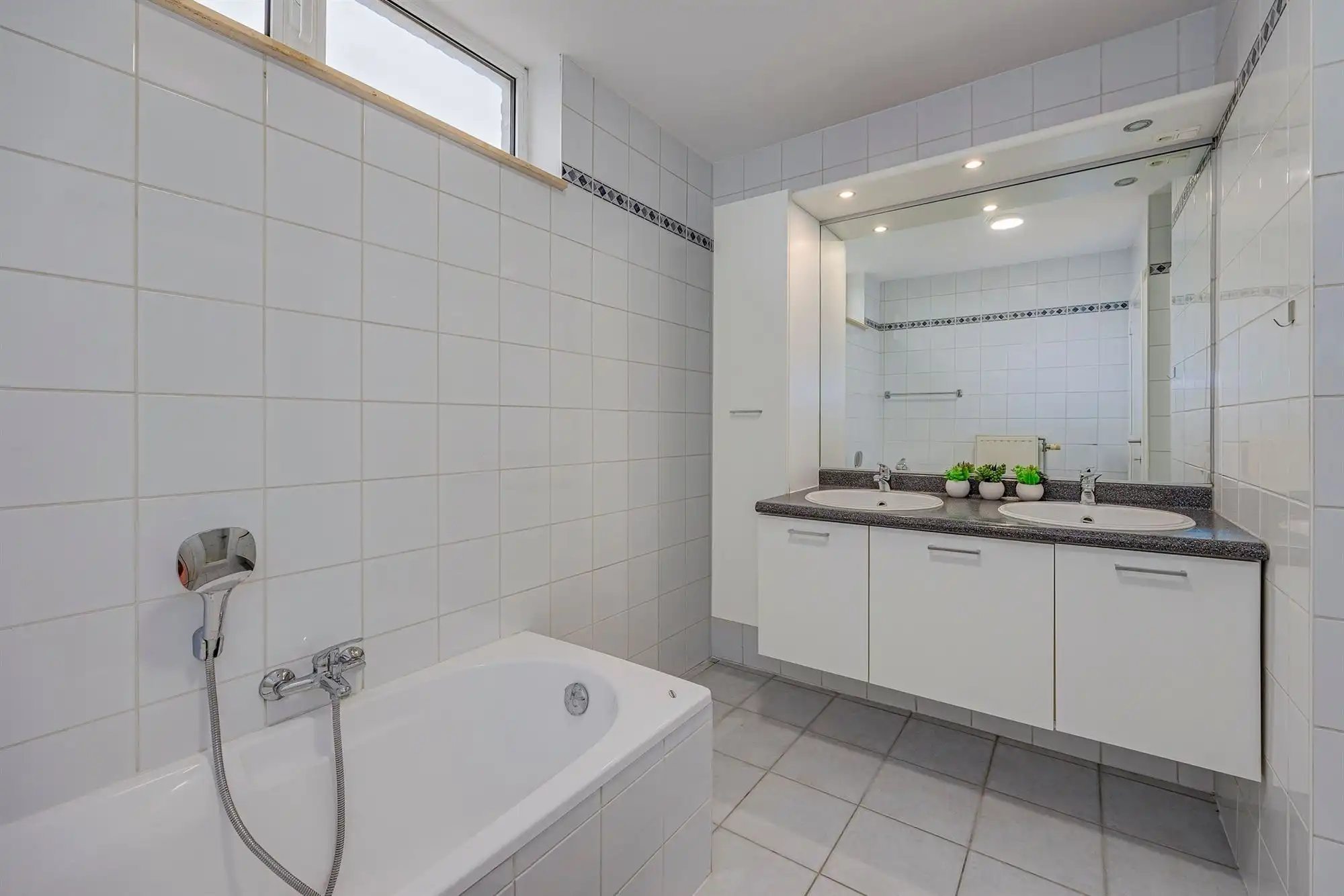 Ruim3-slpk appartement met terras en P foto 16