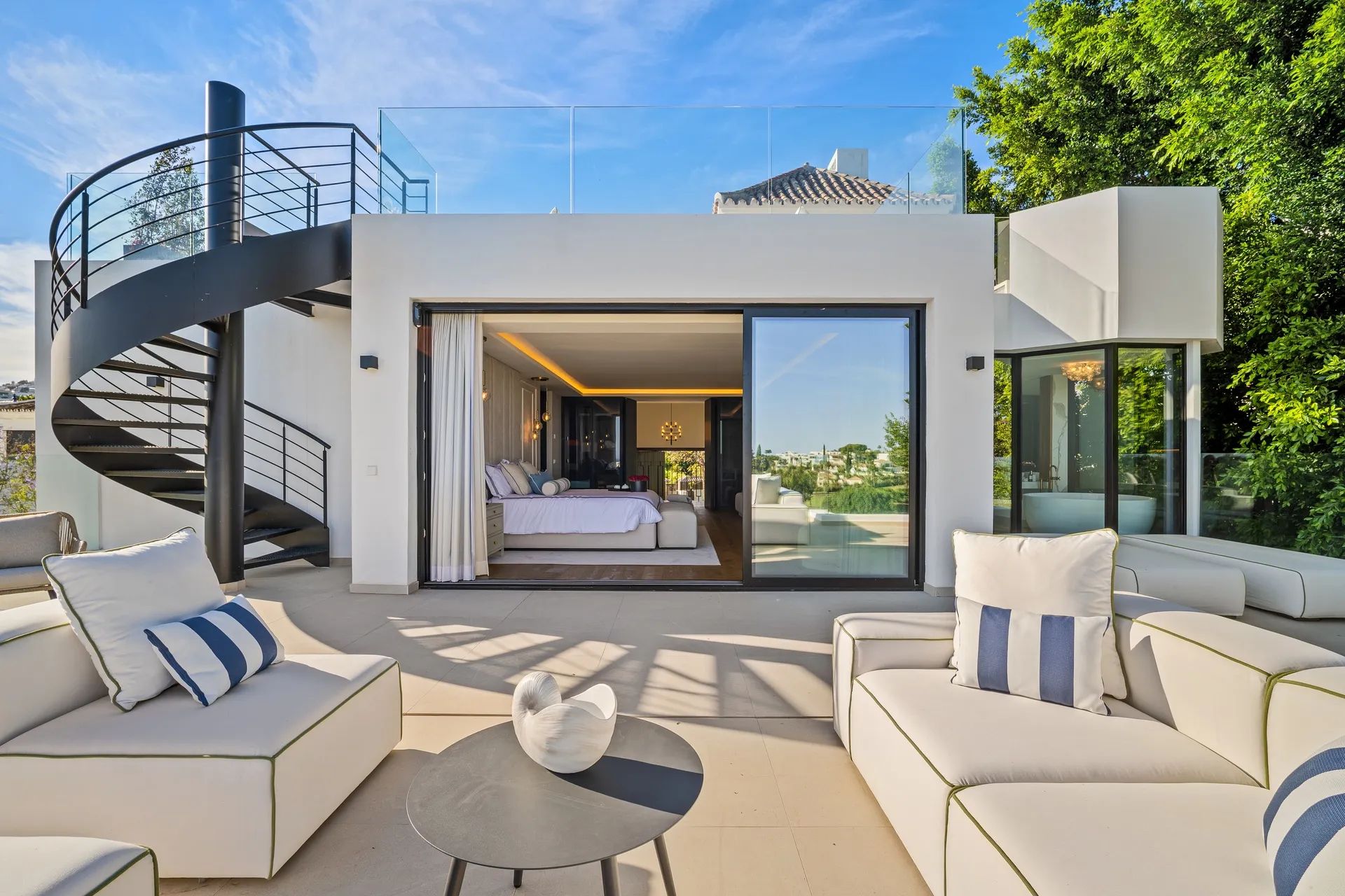 Architecturale pracht aan de golf – ultieme luxe in Marbella foto 31