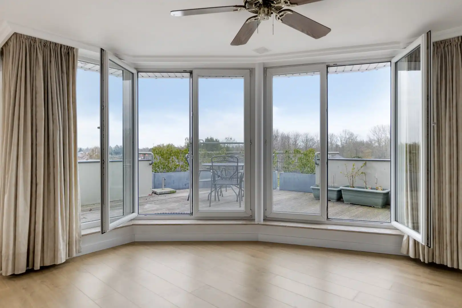 Ruim en lichtrijk appartement met 2/3 slpks, centraal gelegen in Mol - Ginderbroek !  foto 8