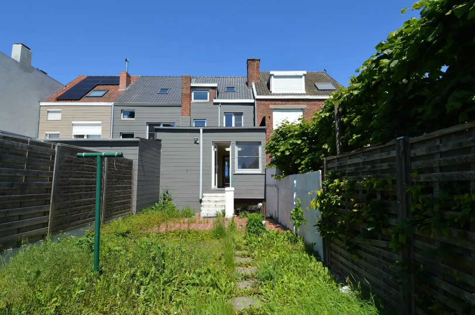 Stevige gezinswoning met 3 slaapkamers, tuin, garage én uitstekende bereikbaarheid te koop in Wevelgem foto 13